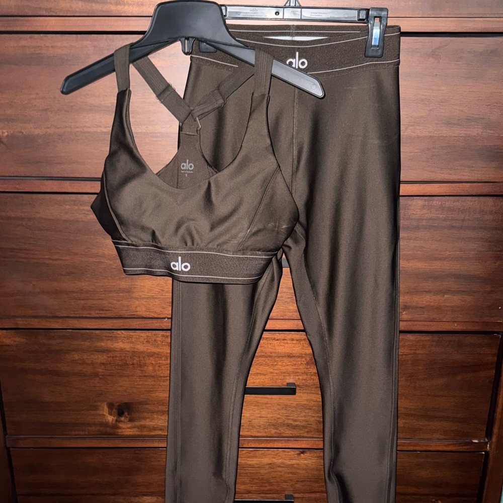 alo | Espresso Airlift Suit Up Bra & Airlift High-Waist Suit Up Legging Set - Picture 7 of 9